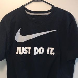 Black men’s Nike large tee shirt